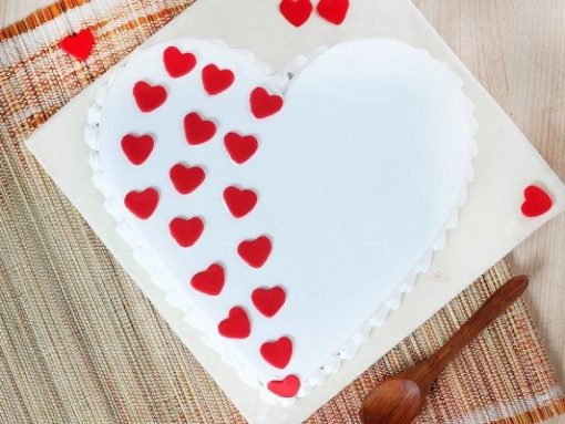 heart shaped vanilla cake 1 cake0611hvan b
