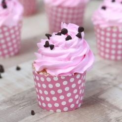 Cup Cakes of Choco Chips Decorated on Strawberry1