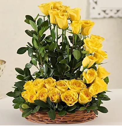 Finest Yellow Roses Arrangement