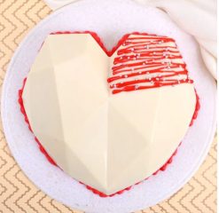 Velvet Heart Shaped Pinata Cake2