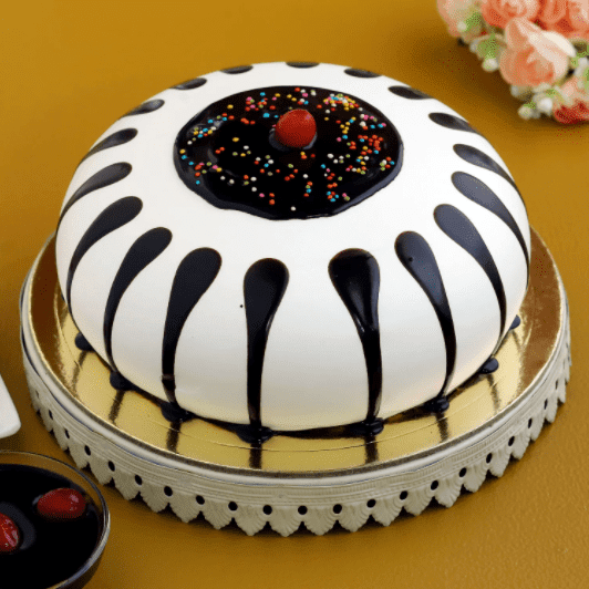 Round shape black forest cake