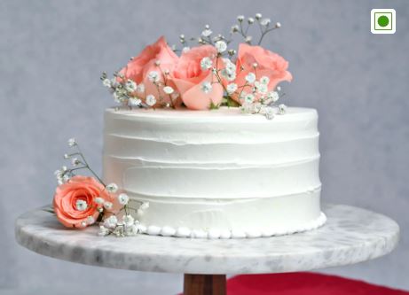 Rosy Garnished Vanilla Cake1