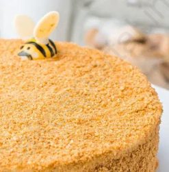 Designer Honey Bee Cake1