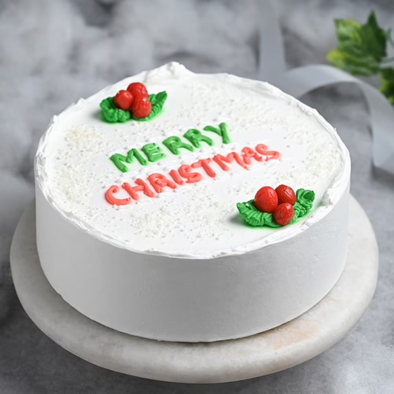 Delicious Vanilla Christmas Cake