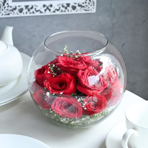 Red Roses In a Glass Vase2