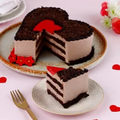 Love's Delight Chocolate Heart Cake3