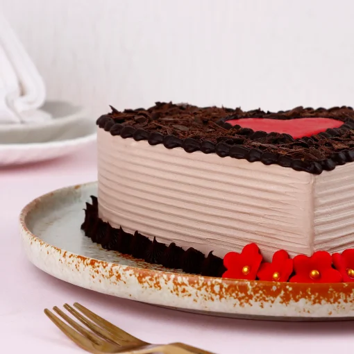 Love's Delight Chocolate Heart Cake4