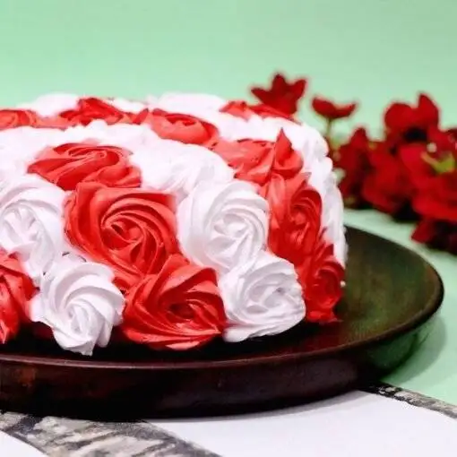 Red & White Roses Cake - Image 2