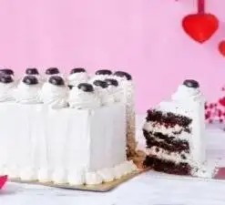 Alternative view of Coffee Flavoured Heart Shaped Cake