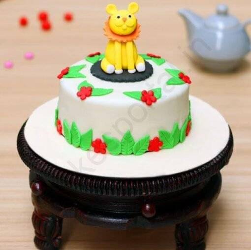 Cutie Fondant Cake