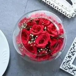 Alternative view of Red Roses In a Glass Vase