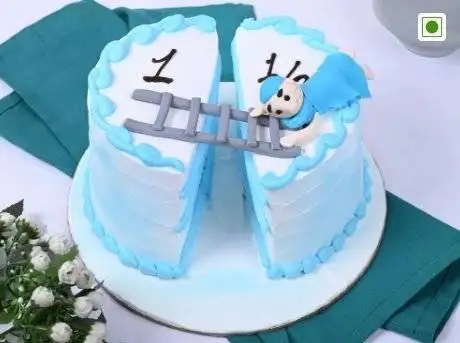 Designer Birthday Cake for Baby