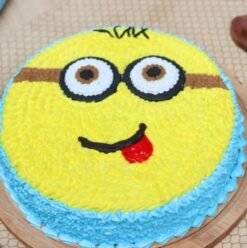 Exquisite Minion Cake 3