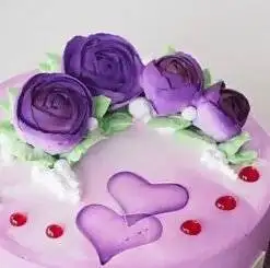 Alternative view of Flower & Heart Cake