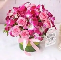 Fragrance Arranged in a Vase for Mom