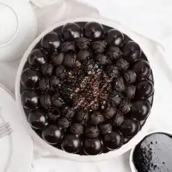 Round Snickers Fuse Chocolate Cake - Image 2