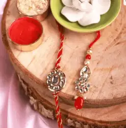 Alternative view of Ferrero Rocher & Roses Bunch With Rakhi