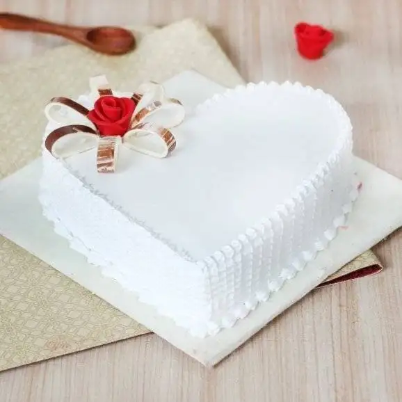 Vanilla blast heart cake - Image 4