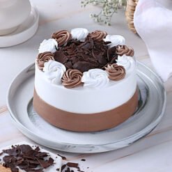 Decadent Black Forest Cream Cake: A Sweet Indulgence
