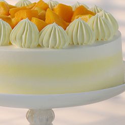 Mango birthday cream cake detail view