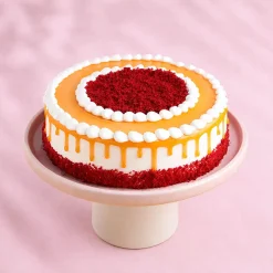 Red Velvet Coffee Drip Cake