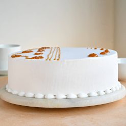 Classic Vanilla Caramel Cream Cake
