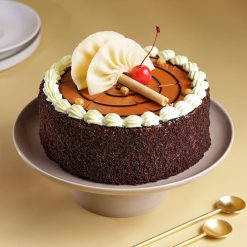 Choco caramel butterscotch cake detail