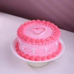 Pink Barbie glamour cake main view
